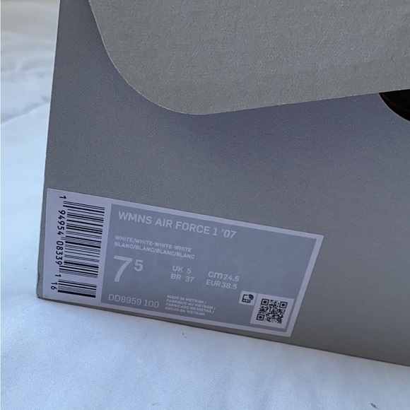 NEW Nike Air Force 1s - Picture 2 of 2